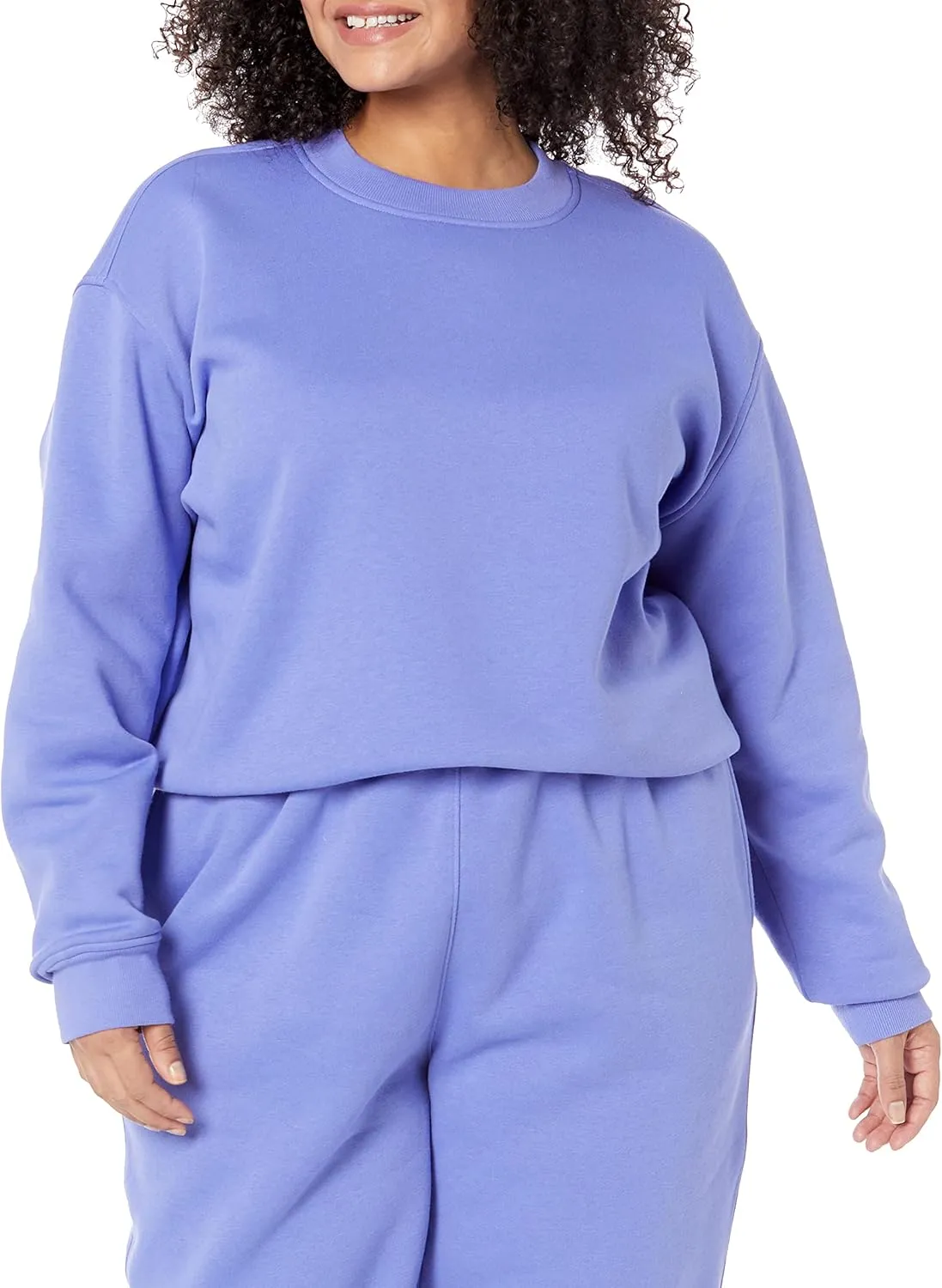 Amazon Essentials Women's Cropped Drop Shoulder Sweatshirt (Available in Plus Size)