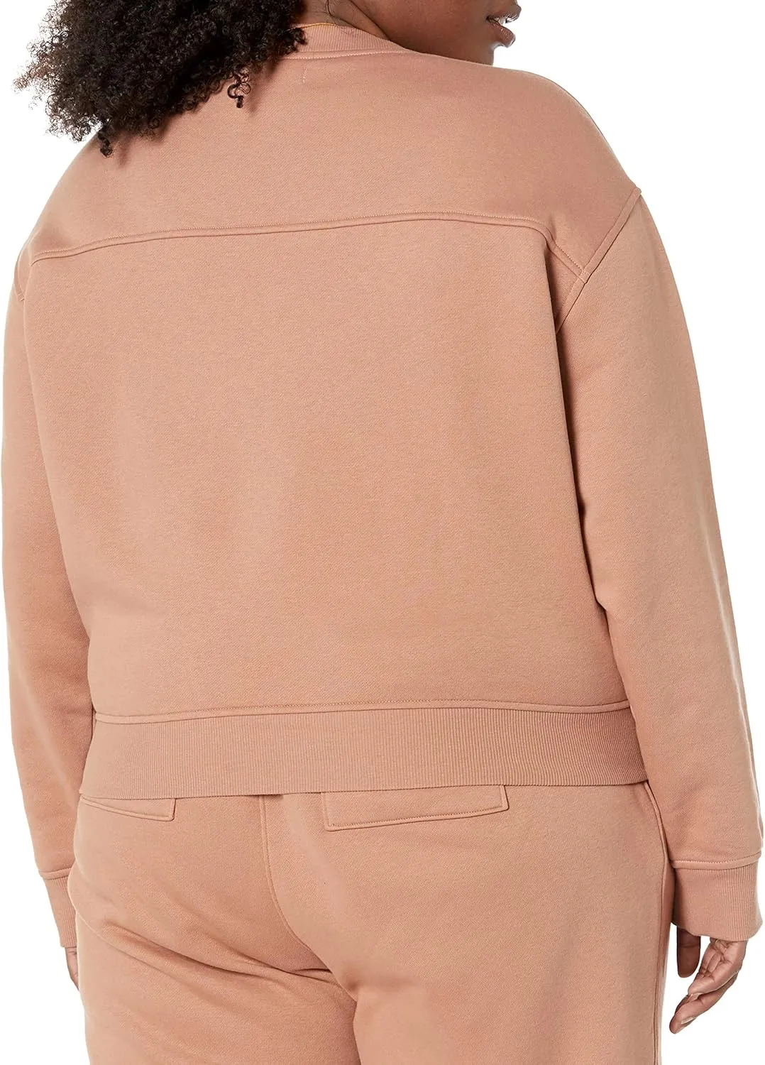 Amazon Essentials Women's Cropped Drop Shoulder Sweatshirt (Available in Plus Size)