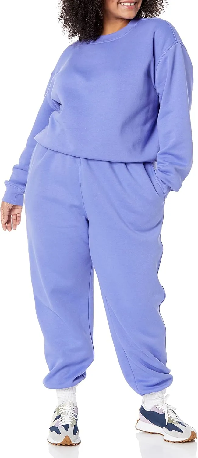 Amazon Essentials Women's Cropped Drop Shoulder Sweatshirt (Available in Plus Size)