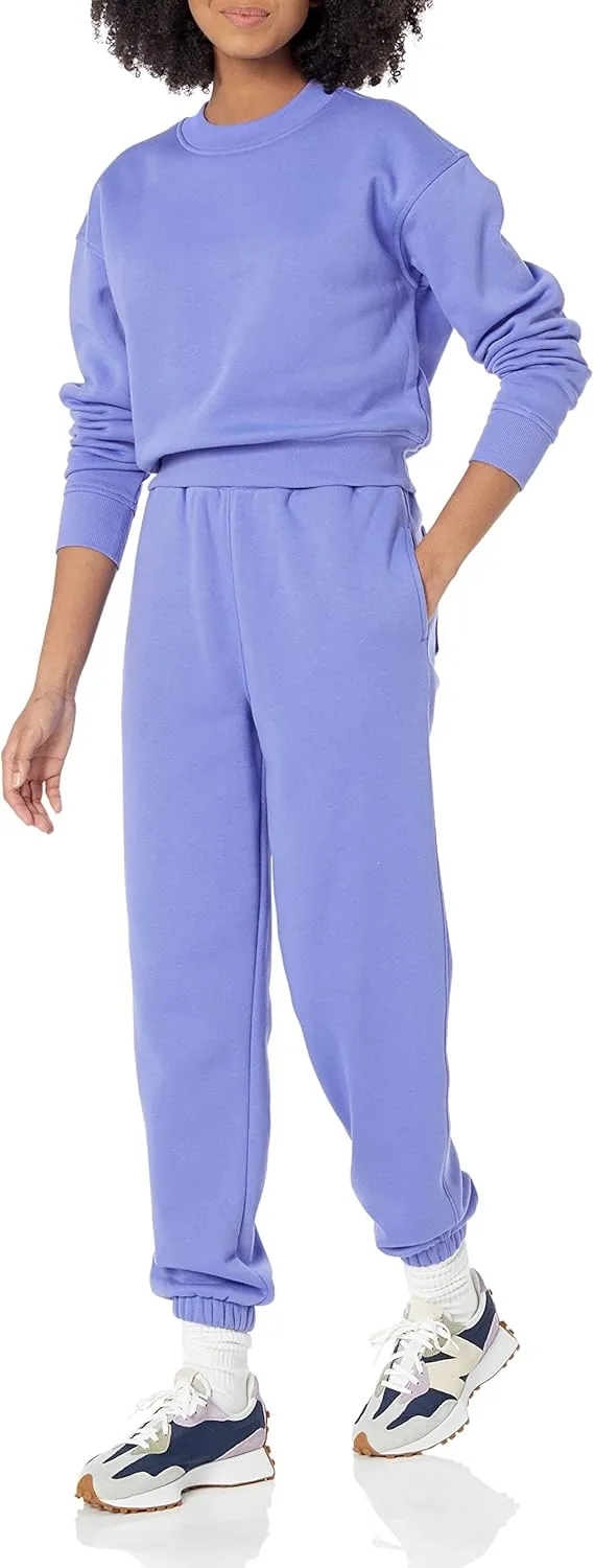 Amazon Essentials Women's Cropped Drop Shoulder Sweatshirt (Available in Plus Size)