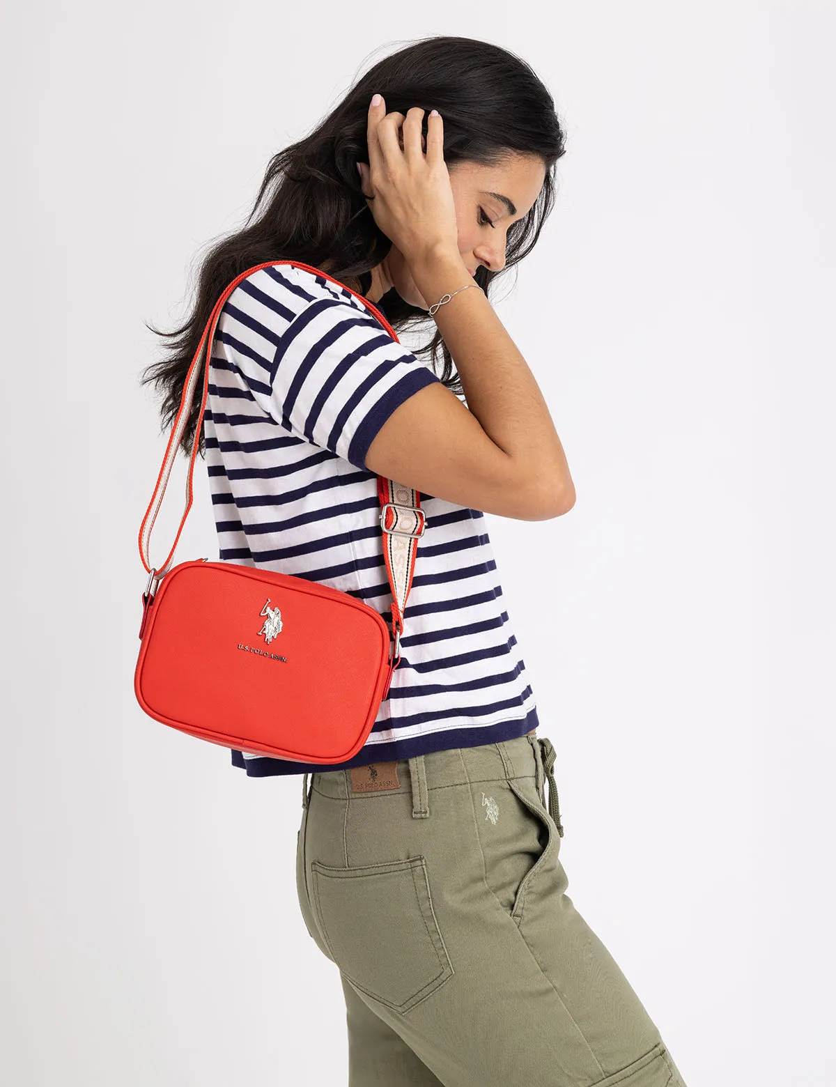 CLASSIC ZIP CROSSBODY BAG