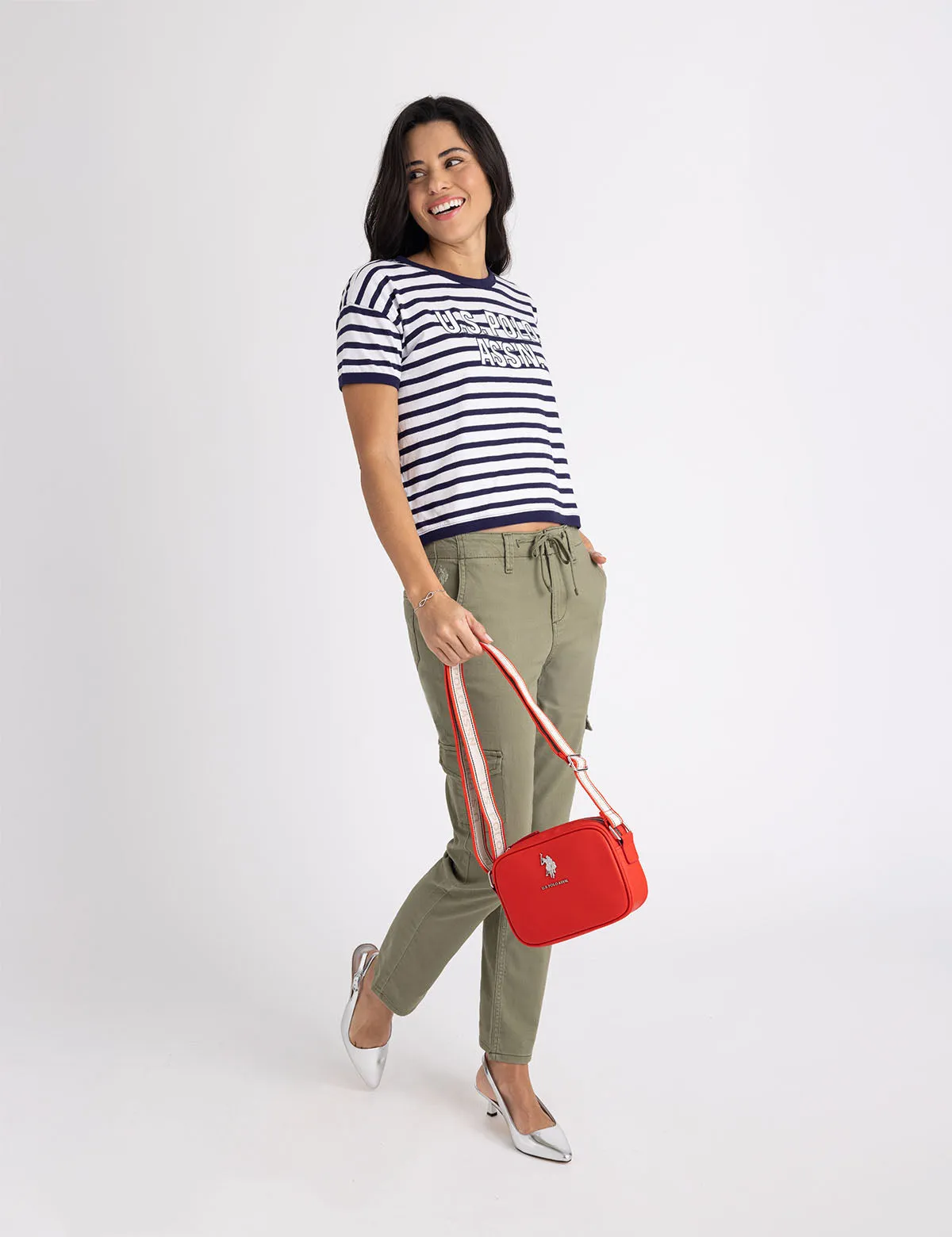 CLASSIC ZIP CROSSBODY BAG