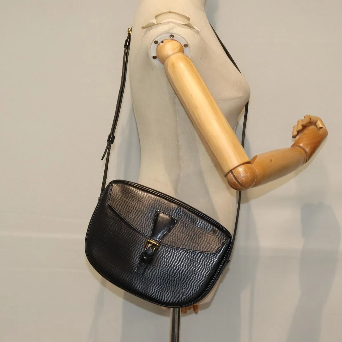 LOUIS VUITTON Epi Jeune Fille MM Shoulder Bag Black M52152 LV yk9772