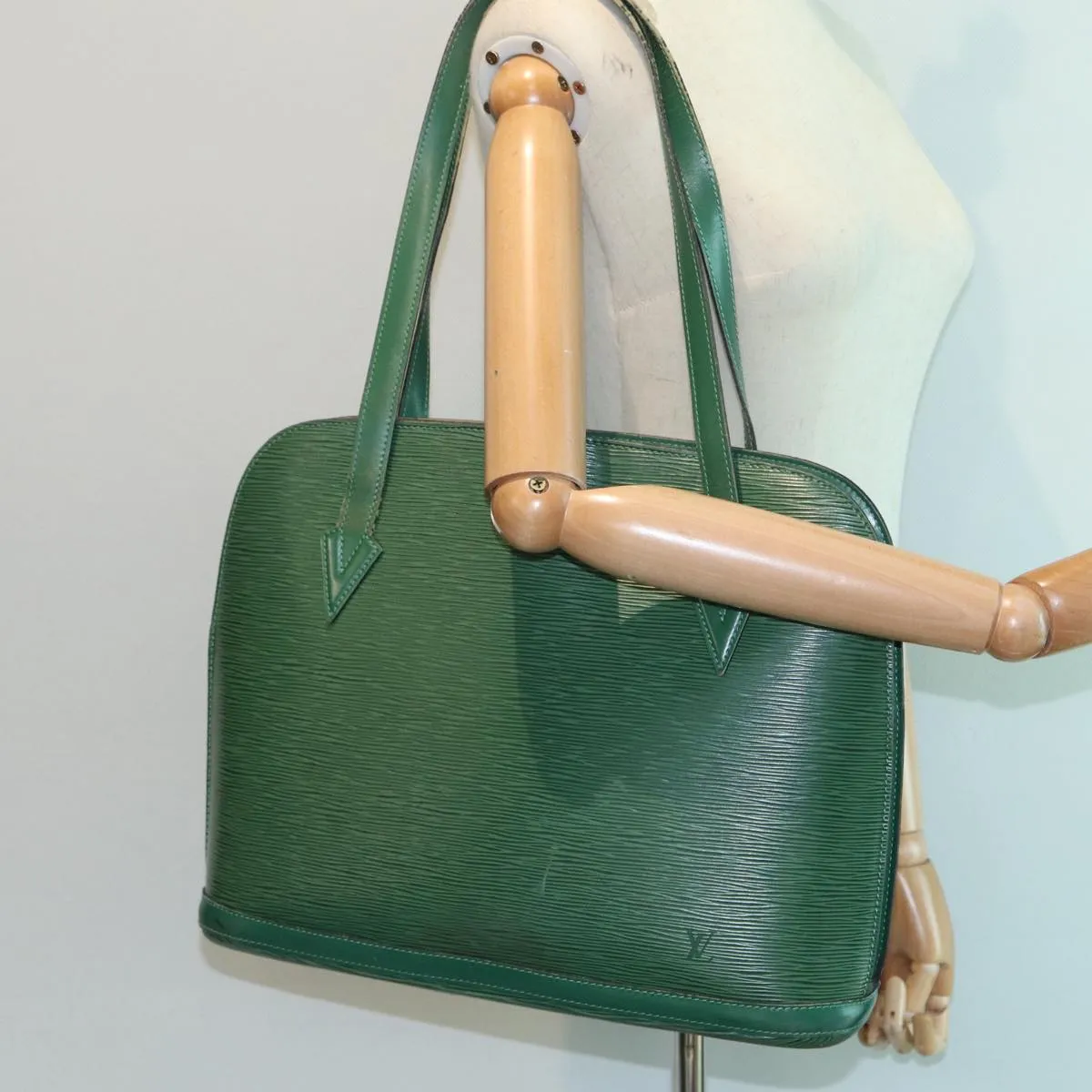 LOUIS VUITTON Epi Lussac Shoulder Bag Green M52284 LV 83877