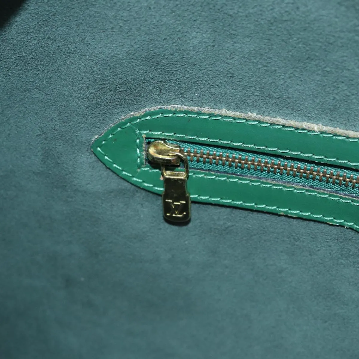 LOUIS VUITTON Epi Lussac Shoulder Bag Green M52284 LV 83877