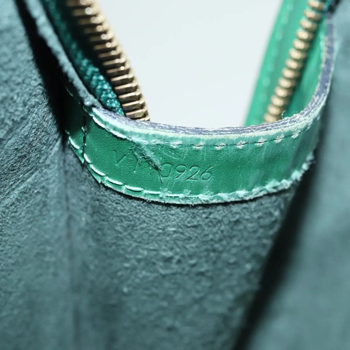 LOUIS VUITTON Epi Lussac Shoulder Bag Green M52284 LV 83877
