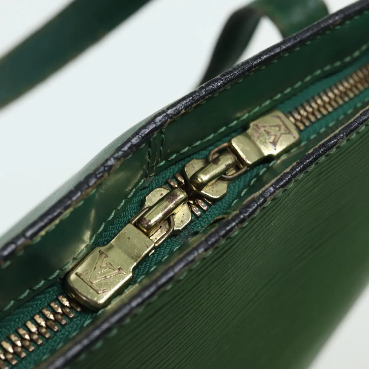 LOUIS VUITTON Epi Lussac Shoulder Bag Green M52284 LV 83877