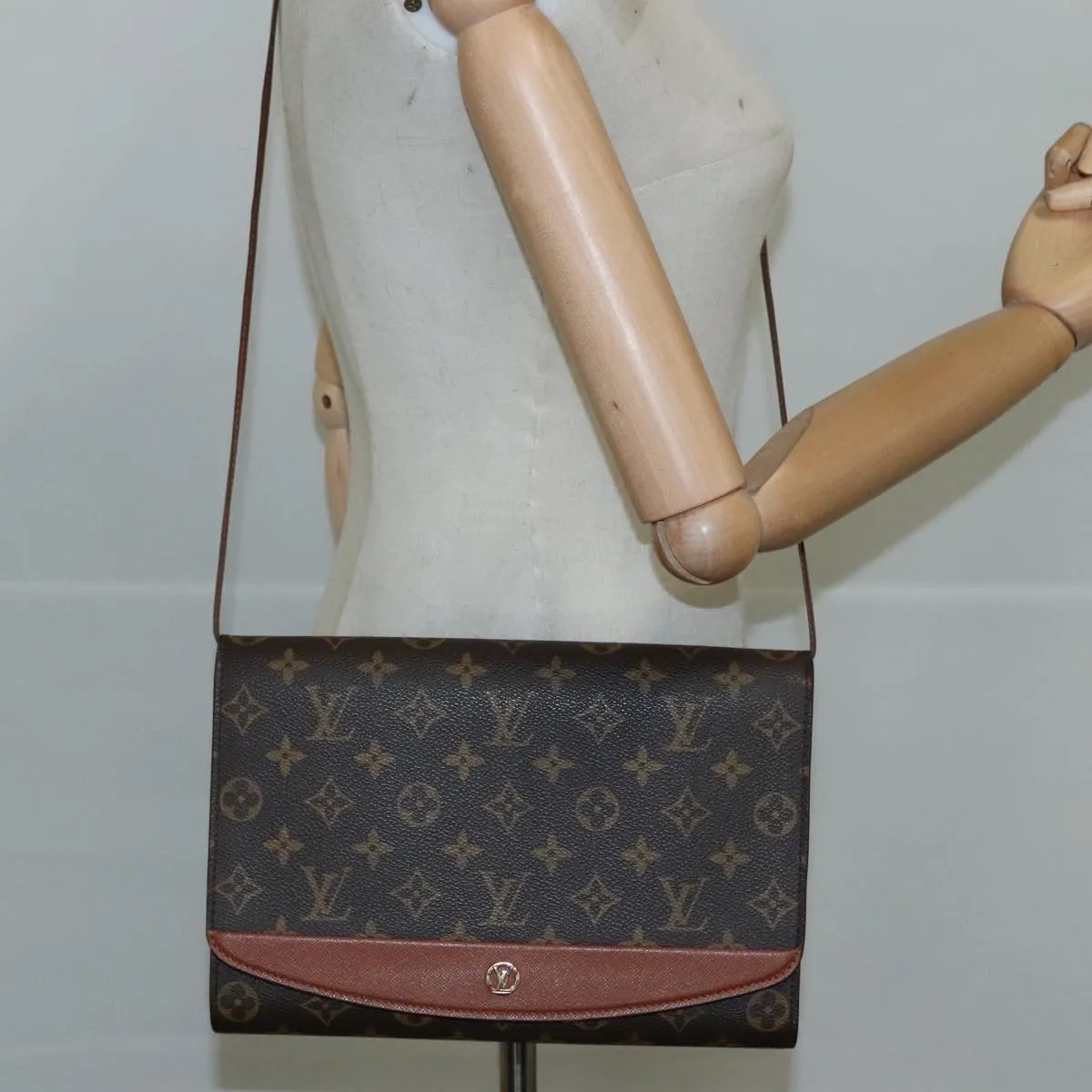 LOUIS VUITTON Monogram Bordeaux 27 Shoulder Bag M51797 LV 109301