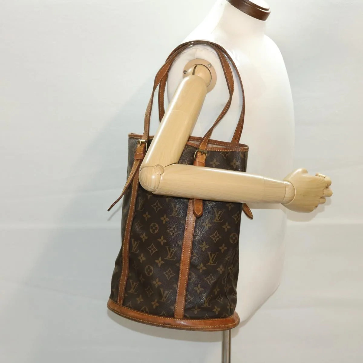 LOUIS VUITTON Monogram Bucket GM Shoulder Bag M42236 LV 41826