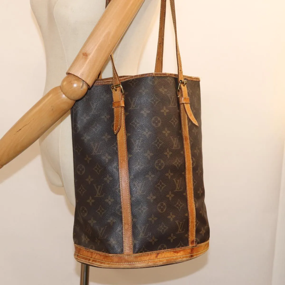 LOUIS VUITTON Monogram Bucket GM Shoulder Bag M42236 LV 75296