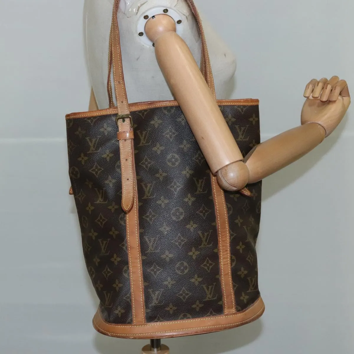 LOUIS VUITTON Monogram Bucket GM Shoulder Bag Vintage M42236 LV 111541