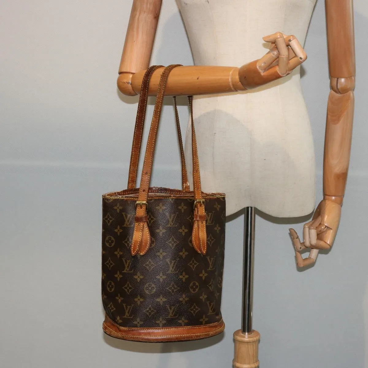 LOUIS VUITTON Monogram Bucket PM Shoulder Bag M42238 LV yk12746