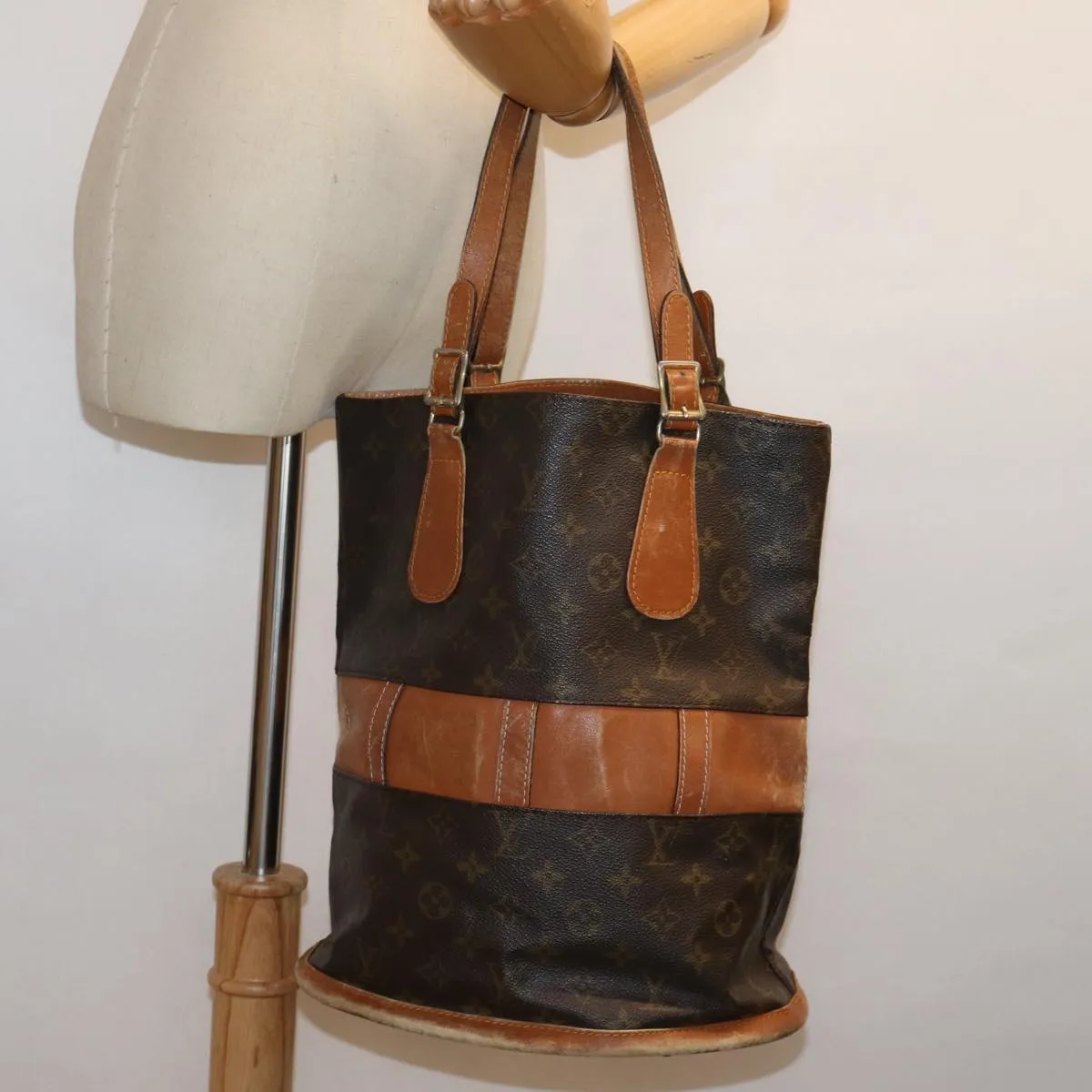 LOUIS VUITTON Monogram Bucket PM Shoulder Bag USA limited M42238 LV bs14037