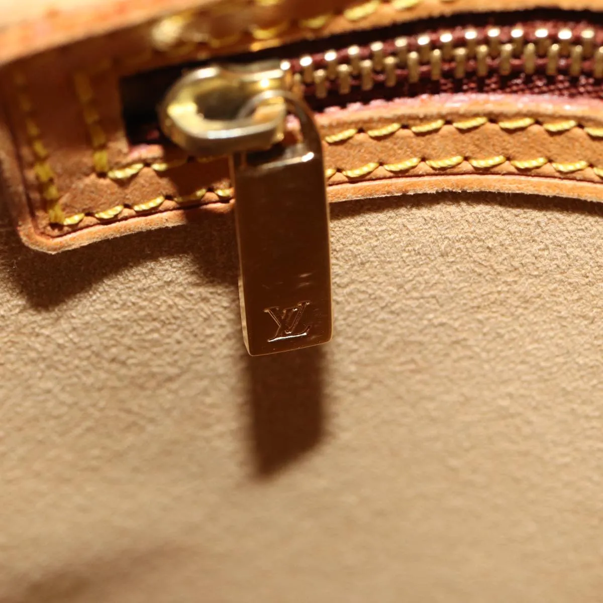 LOUIS VUITTON Monogram Looping MM Shoulder Bag M51146 LV ar11919B