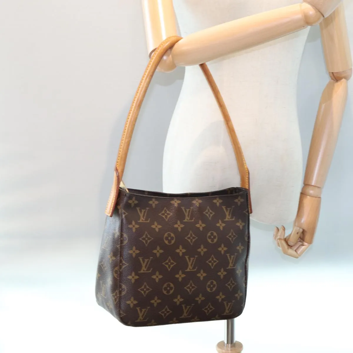 LOUIS VUITTON Monogram Looping MM Shoulder Bag M51146 LV ar11919B