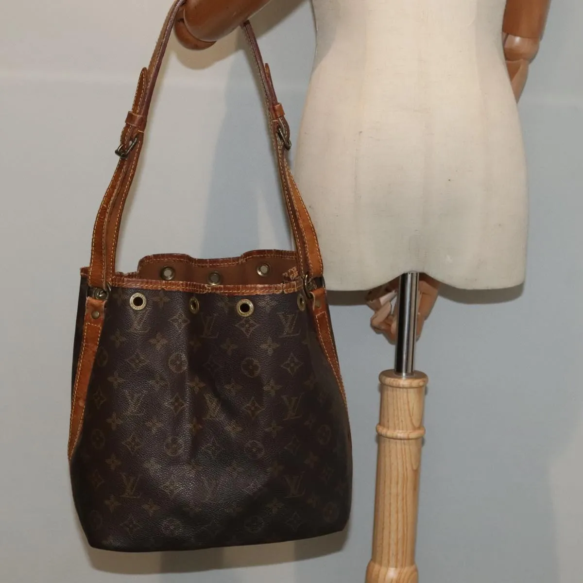 LOUIS VUITTON Monogram Petit Noe Shoulder Bag M42226 LV 90549