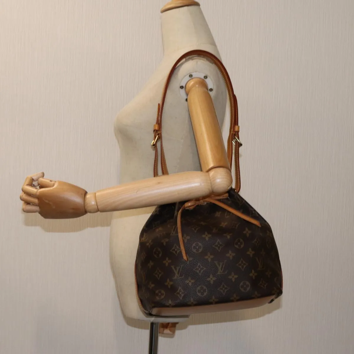 LOUIS VUITTON Monogram Petit Noe Shoulder Bag M42226 LV yk11627