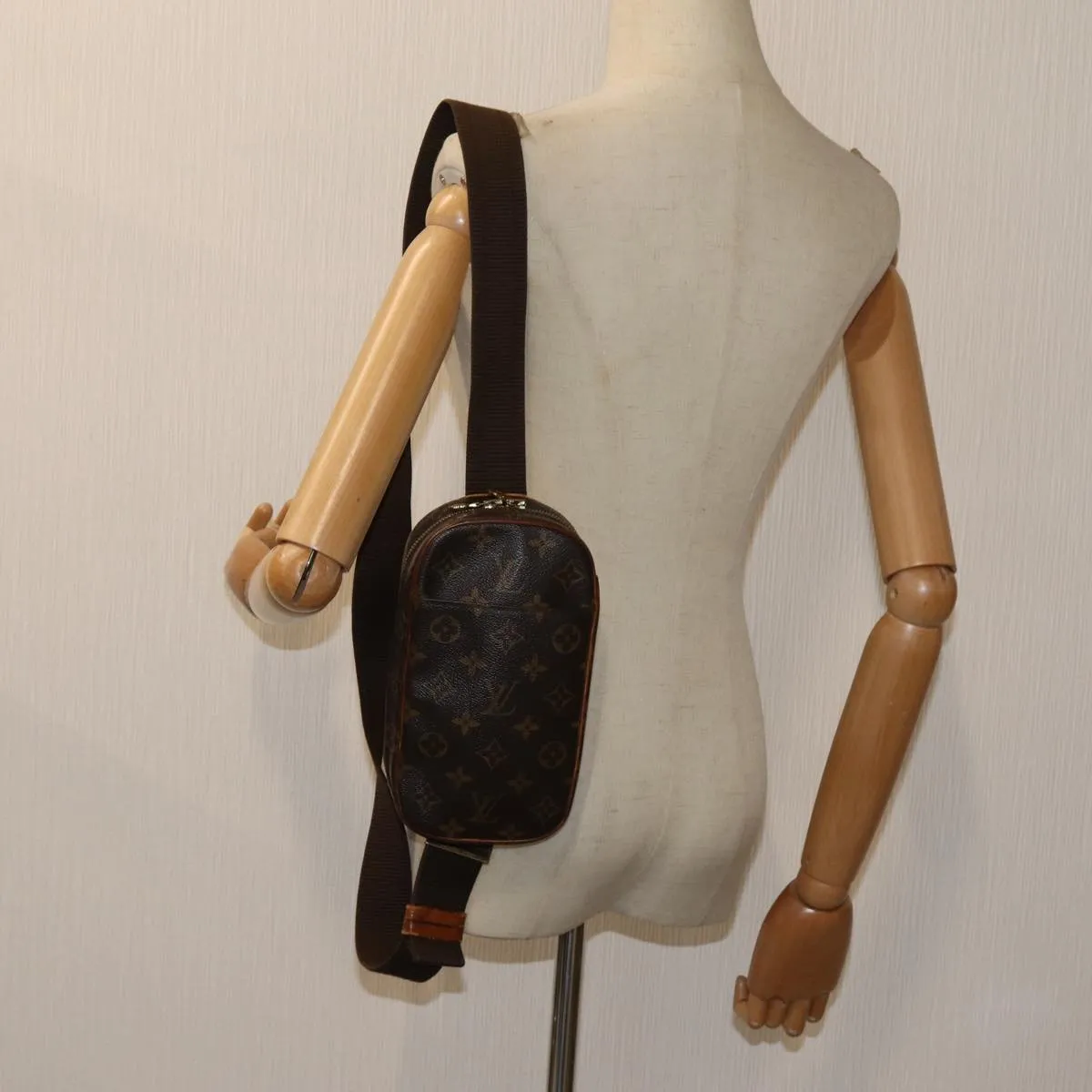 LOUIS VUITTON Monogram Pochette Gange Shoulder Bag M51870 LV 70867