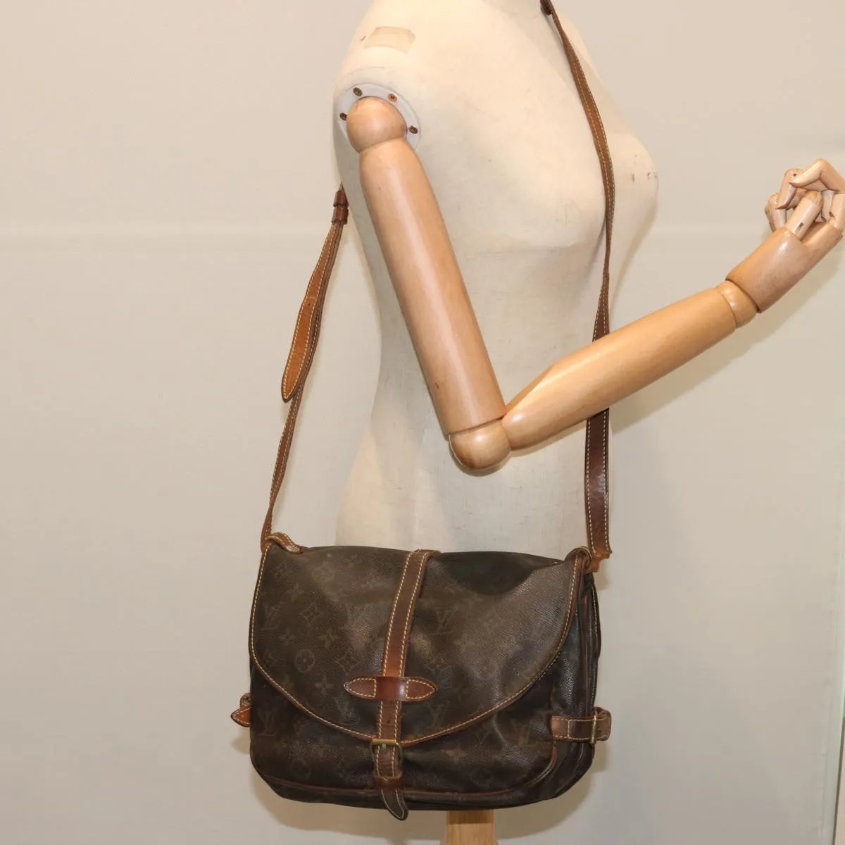 LOUIS VUITTON Monogram Saumur 30 Shoulder Bag M42256 LV 70706