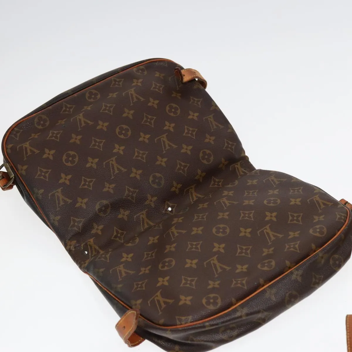LOUIS VUITTON Monogram Saumur 30 Shoulder Bag M42256 LV 82220