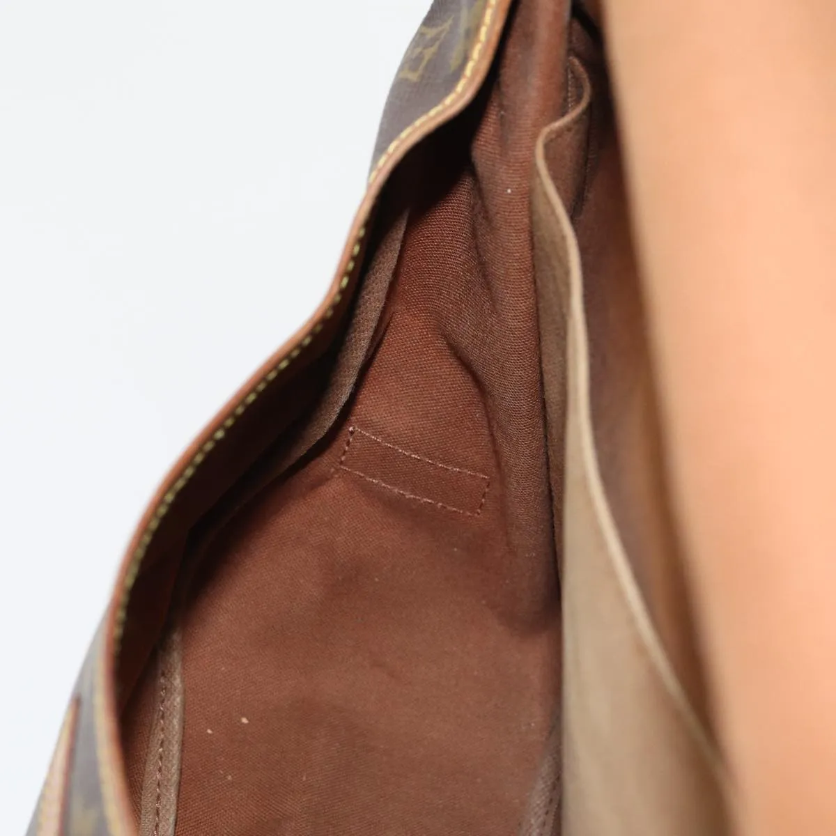 LOUIS VUITTON Monogram Saumur 35 Shoulder Bag M42254 LV 81387