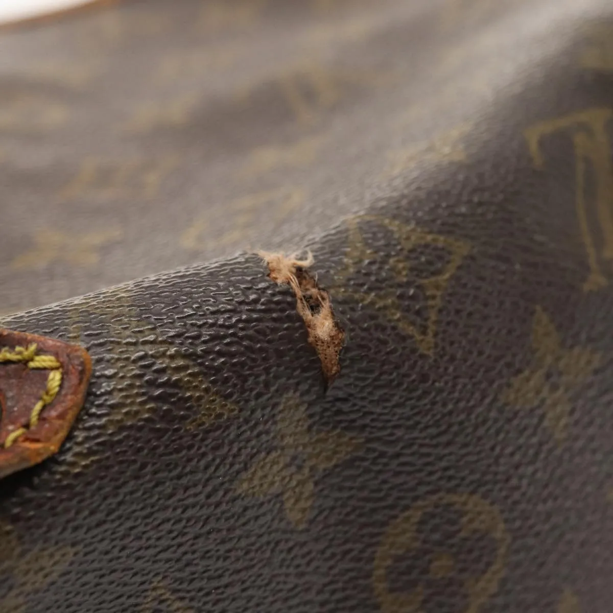 LOUIS VUITTON Monogram Saumur 35 Shoulder Bag M42254 LV 81387