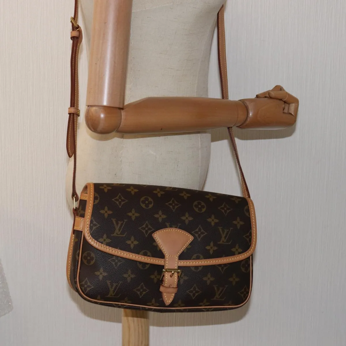 LOUIS VUITTON Monogram Sologne Shoulder Bag M42250 LV am6340A