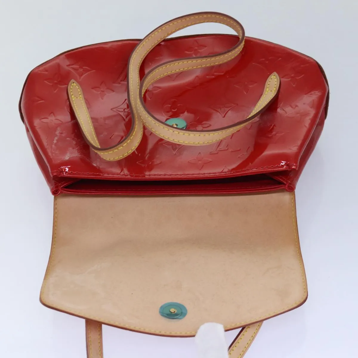 LOUIS VUITTON Monogram Vernis Biscayne Bay PM Bag Rouge M91291 LV 85002