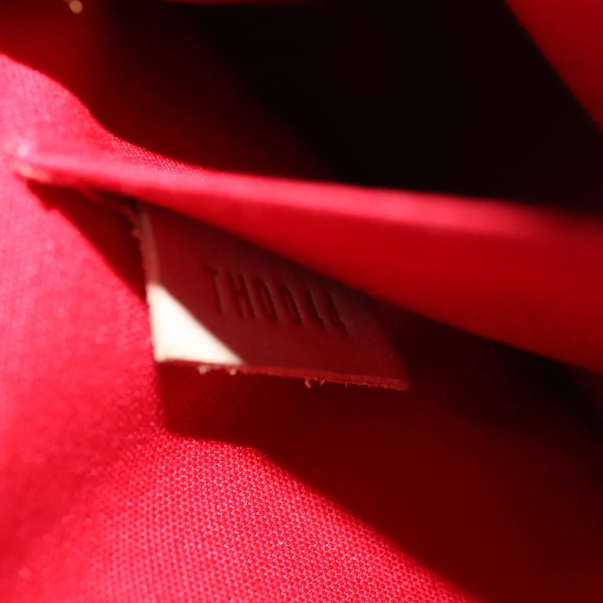 LOUIS VUITTON Monogram Vernis Biscayne Bay PM Bag Rouge M91291 LV 85002