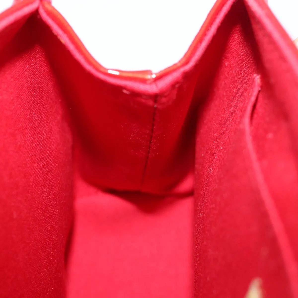 LOUIS VUITTON Monogram Vernis Biscayne Bay PM Bag Rouge M91291 LV 85002