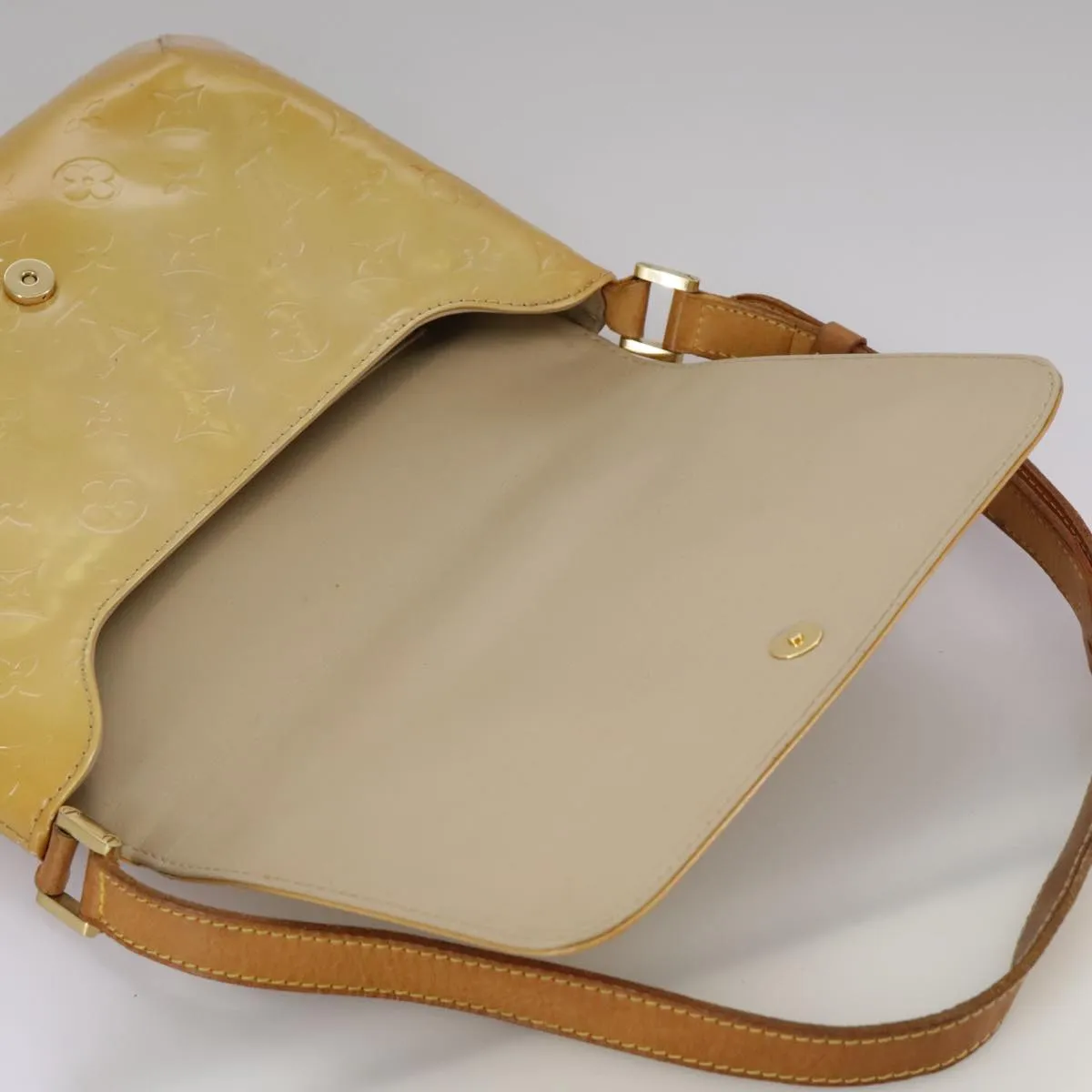 LOUIS VUITTON Monogram Vernis Thompson Street Bag Beige M91301 LV 110743