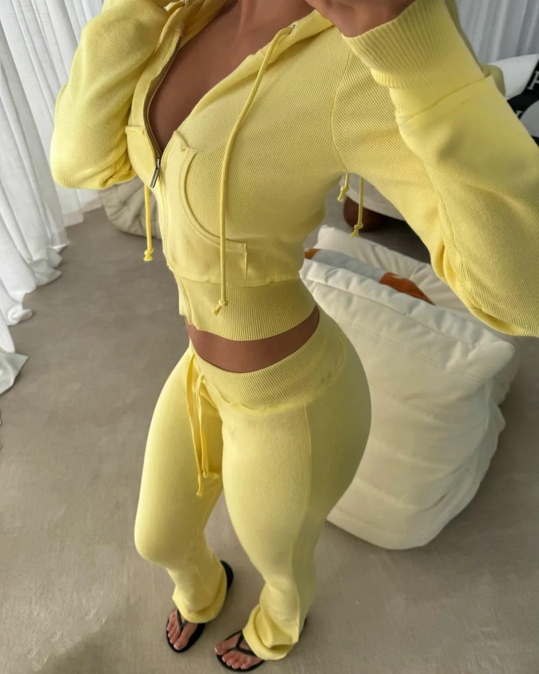 Voghtic Fall Women's 2 Piece Sweatsuits Set Long Sleeve Zip Up Crop Hoodie Jacket Flare Sweatpant Matching Lounge Set